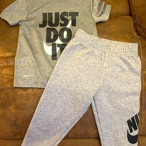 Boys Nike Jogger Set